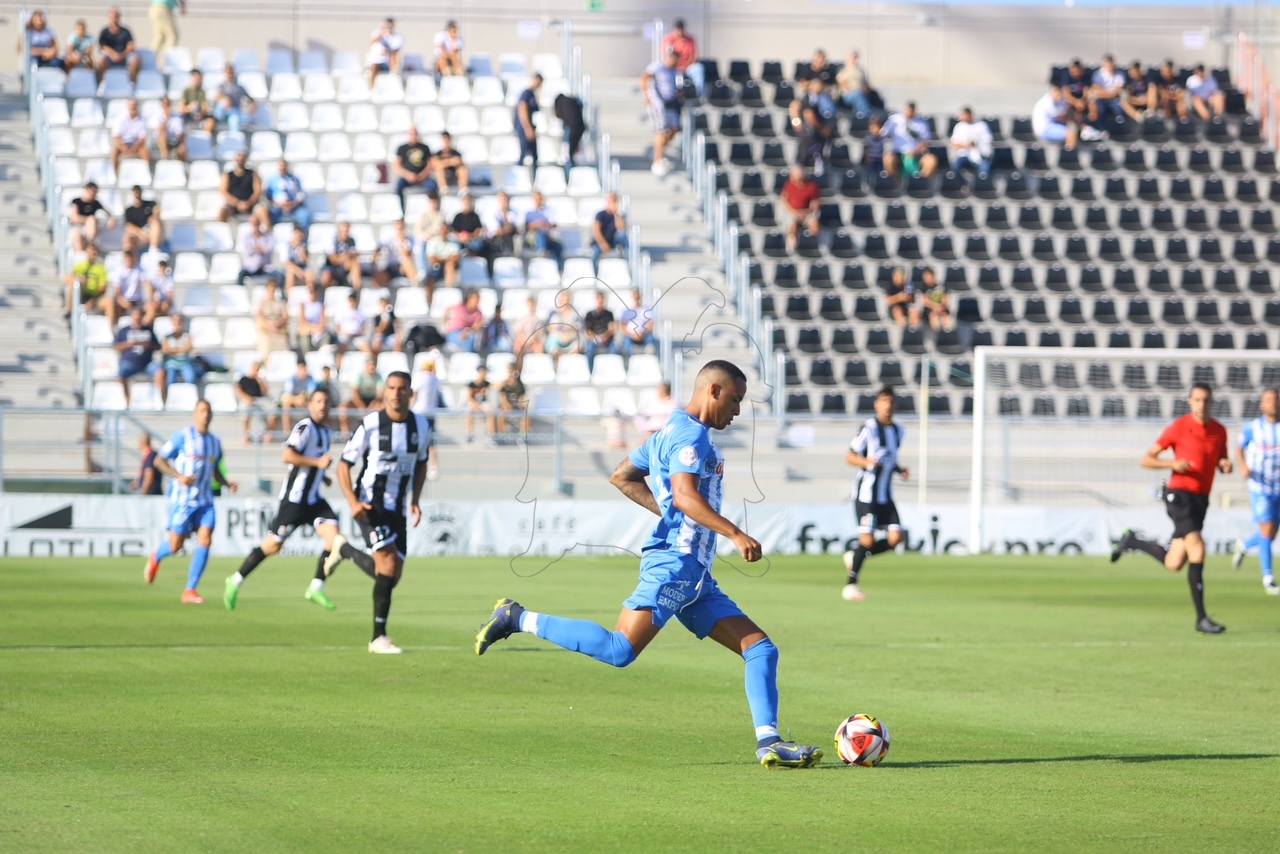 Image for R.B. Linense 0 - 0 Águilas F.C. | CRÓNICA | Lo que el viento se llevó fueron los goles