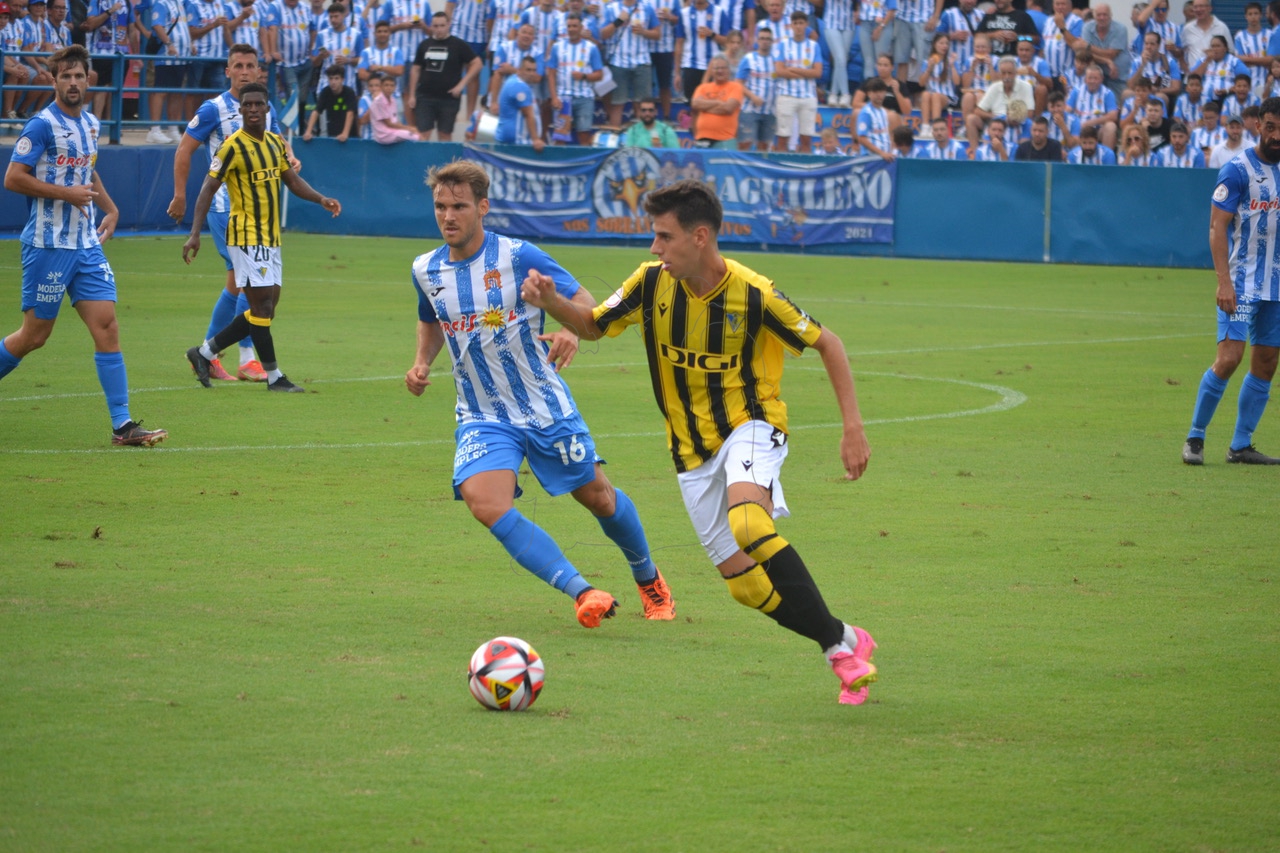 Image for Águilas F.C. 3 - 0 Cádiz C.F. Mirandilla | CRÓNICA | Tres golazos y una victoria a la altura del ambiente