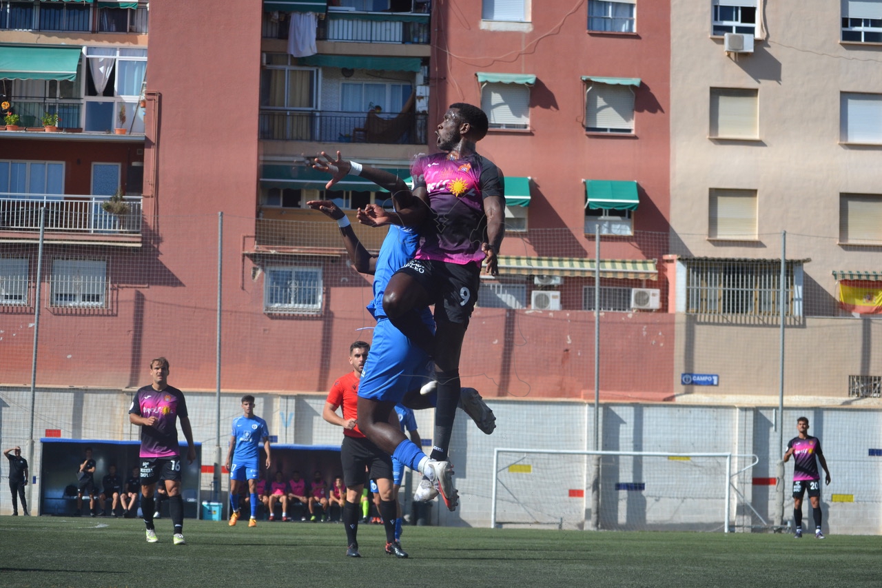 Image for El Palo F.C. 0 - 1 Águilas F.C. | CRÓNICA | Emaná espanta las penas de un cabezazo