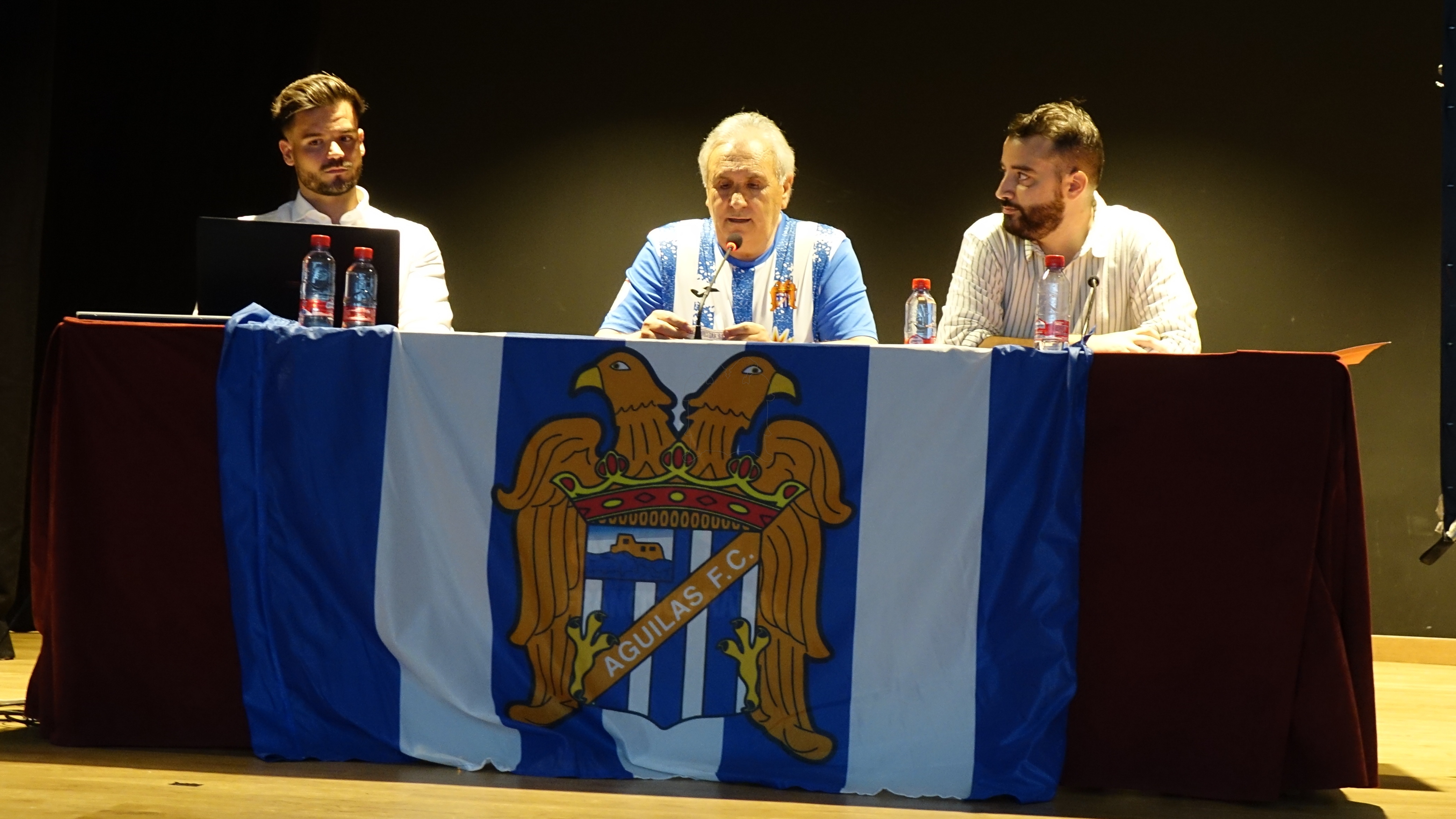 El carné ‘Jugador número 12’ revoluciona la campaña de abonados del Águilas Fútbol Club