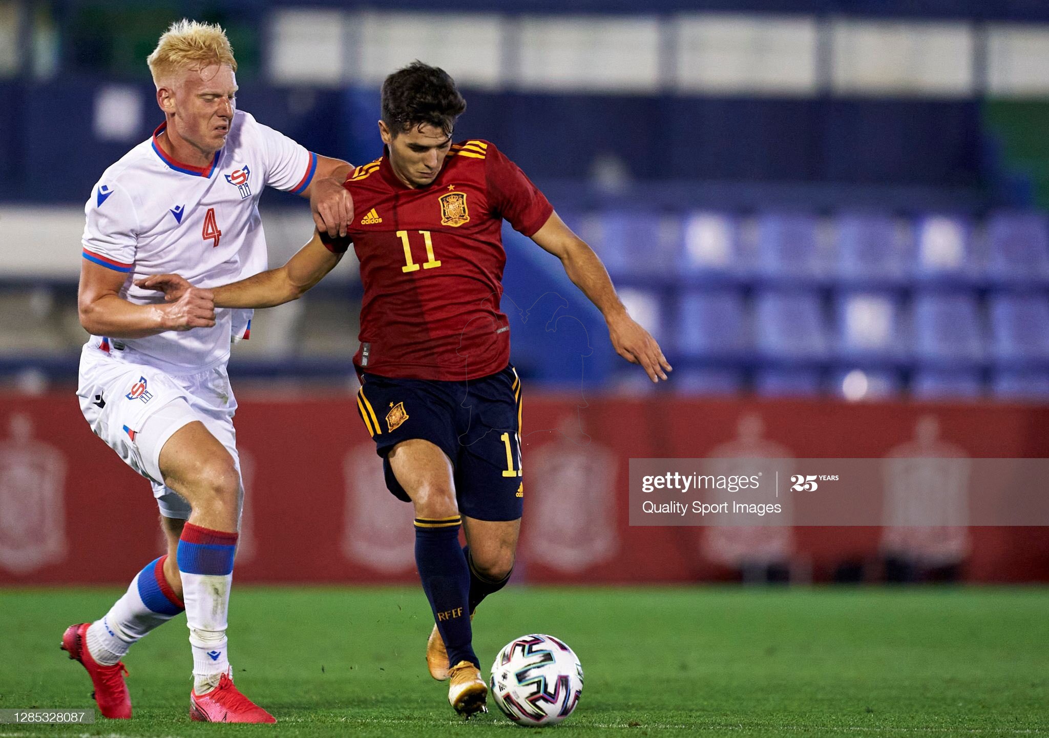 Edmundsson y Petravicius finalizan sus convocatorias internacionales