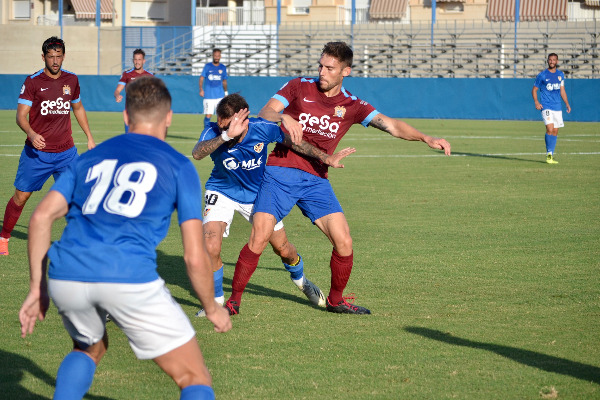 Águilas F.C. 0 – 0 Linares Deportivo | CRÓNICA | El Águilas se sigue construyendo desde atrás