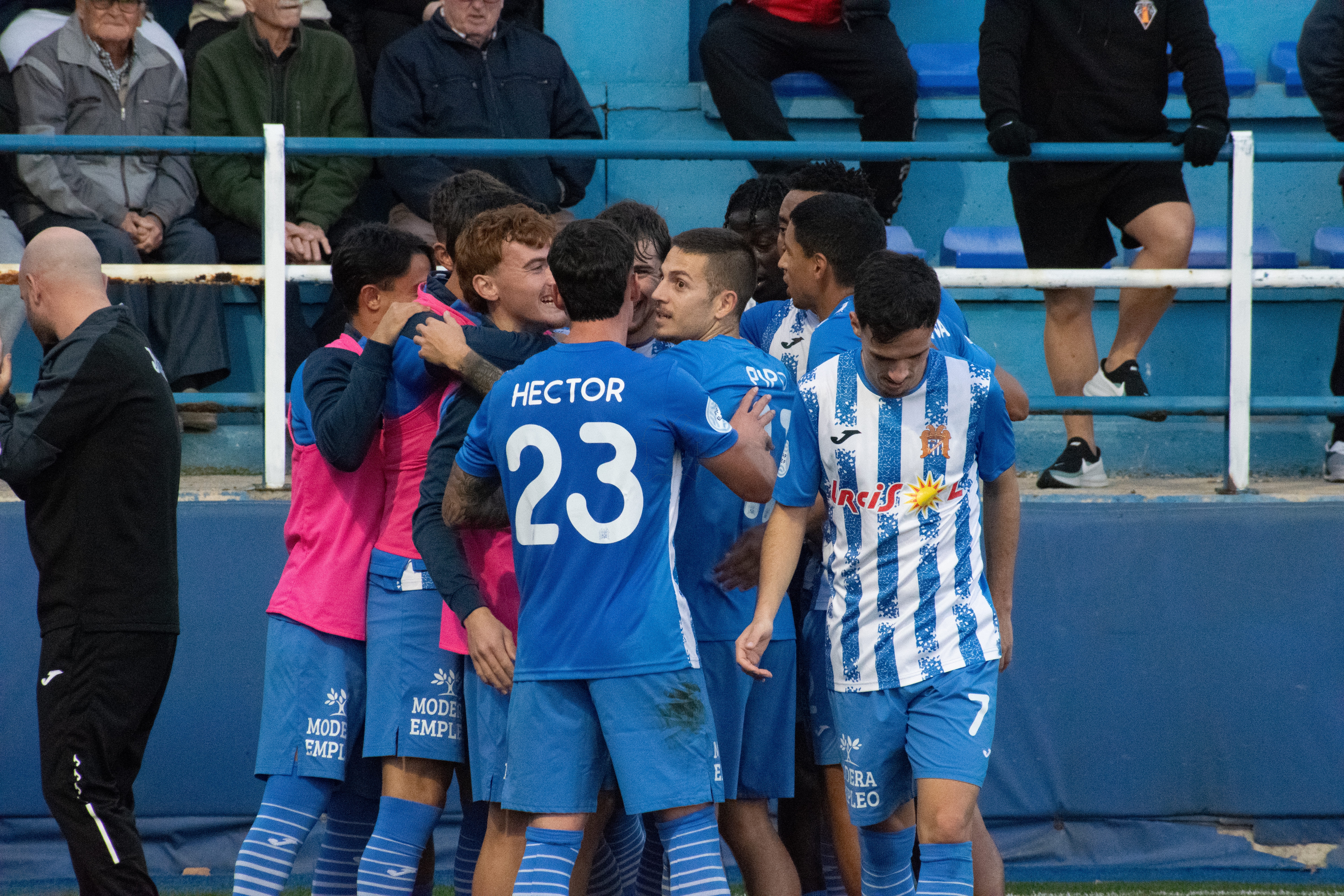 Águilas 2 - 0 Linares / CRÓNICA // El Águilas no baja el ritmo