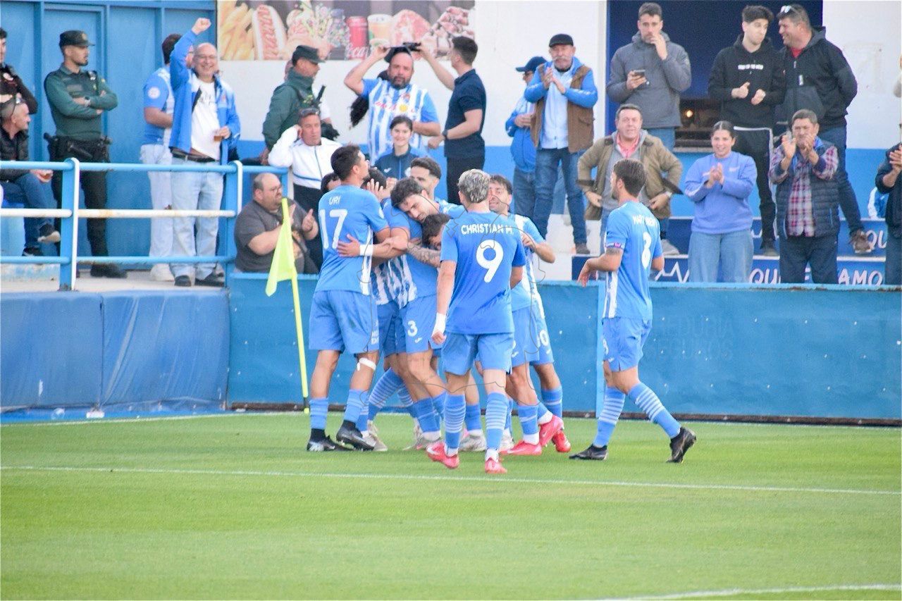 Águilas 3 - 0 Xerez Deportivo / CRÓNICA // El Águilas está más vivo que nunca