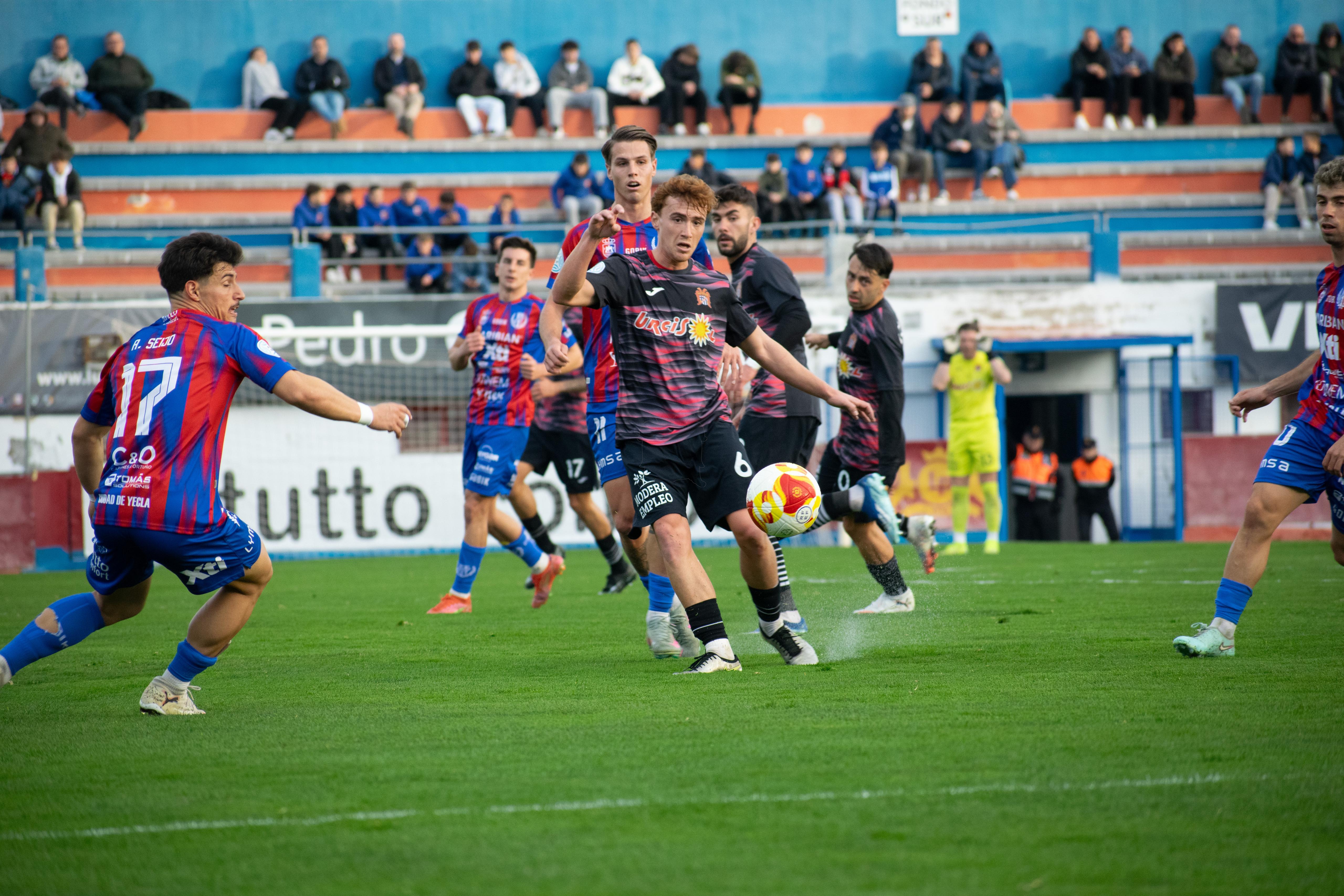 Yeclano 0 - 1 Águilas / CRÓNICA // El Águilas vuelve a escalar a lo más alto