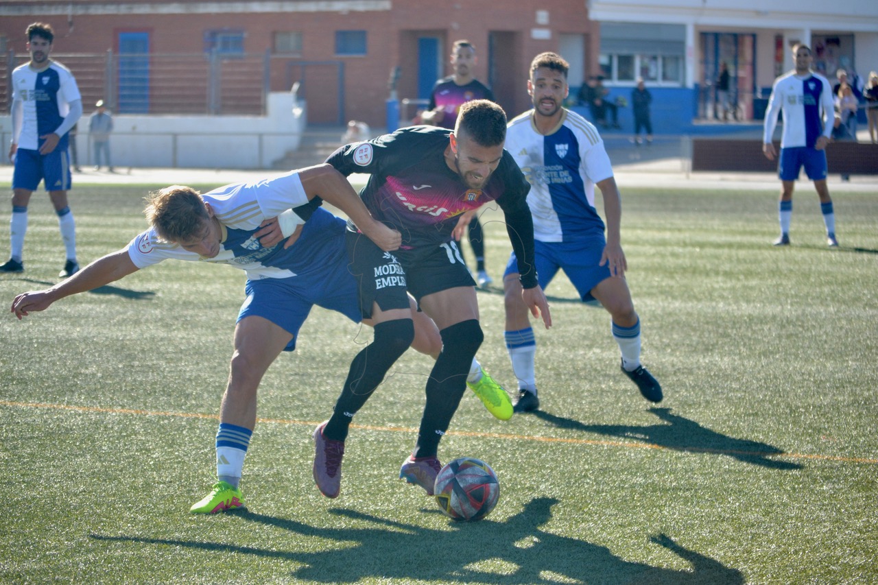 F.C. La Unión Atl. 1 - 0 Águilas F.C. | CRÓNICA | Perdió el pico en el momento menos oportuno
